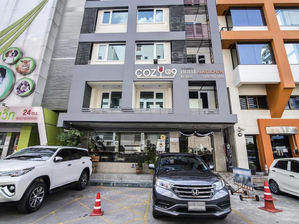 Cozy At 9 And Kitchen Hotel